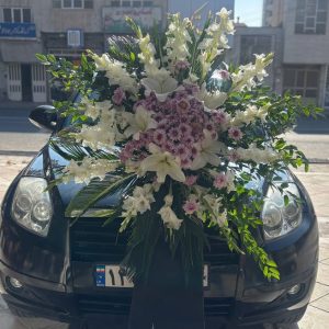 تاج گل سوسن و گلایول و ارغوانی